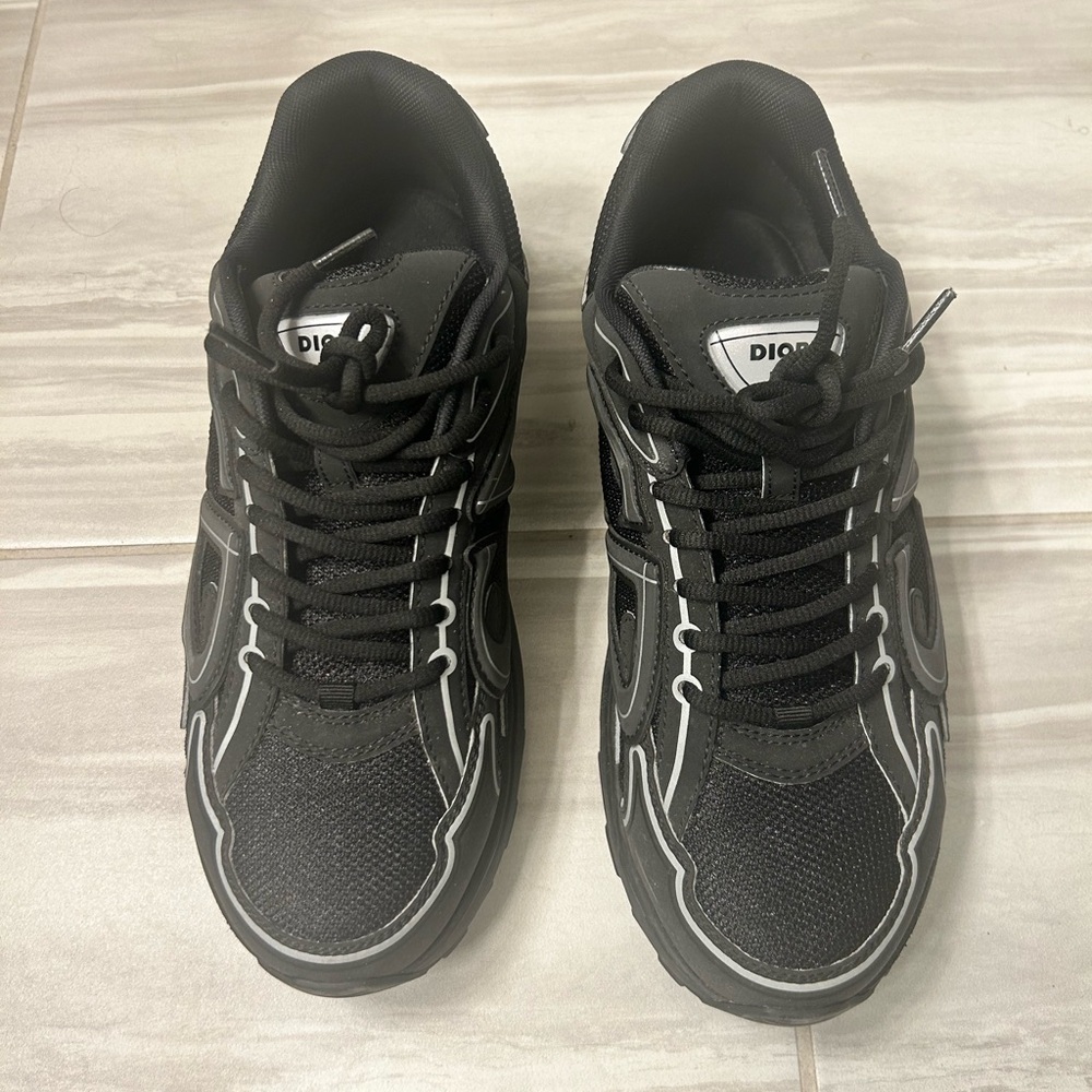 Black Dior Size 43